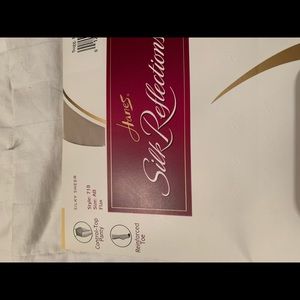 Hanes silk reflections panty hose
